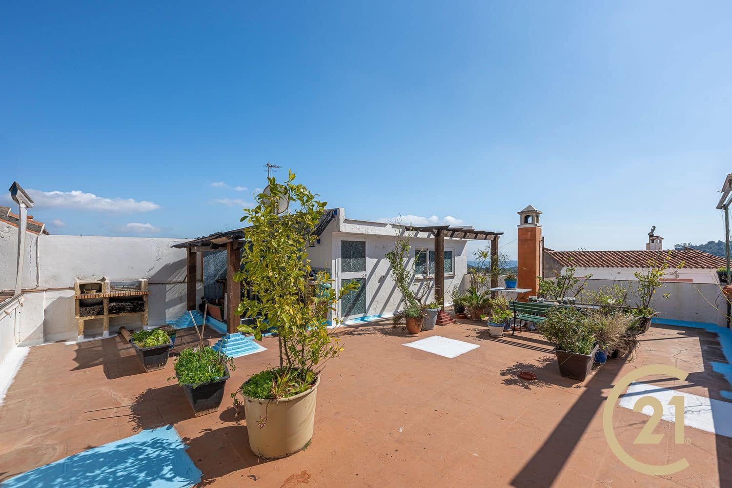 2 bedroom Apartment for sale in Ojen with garage - € 300,000 (Ref: 9731624)