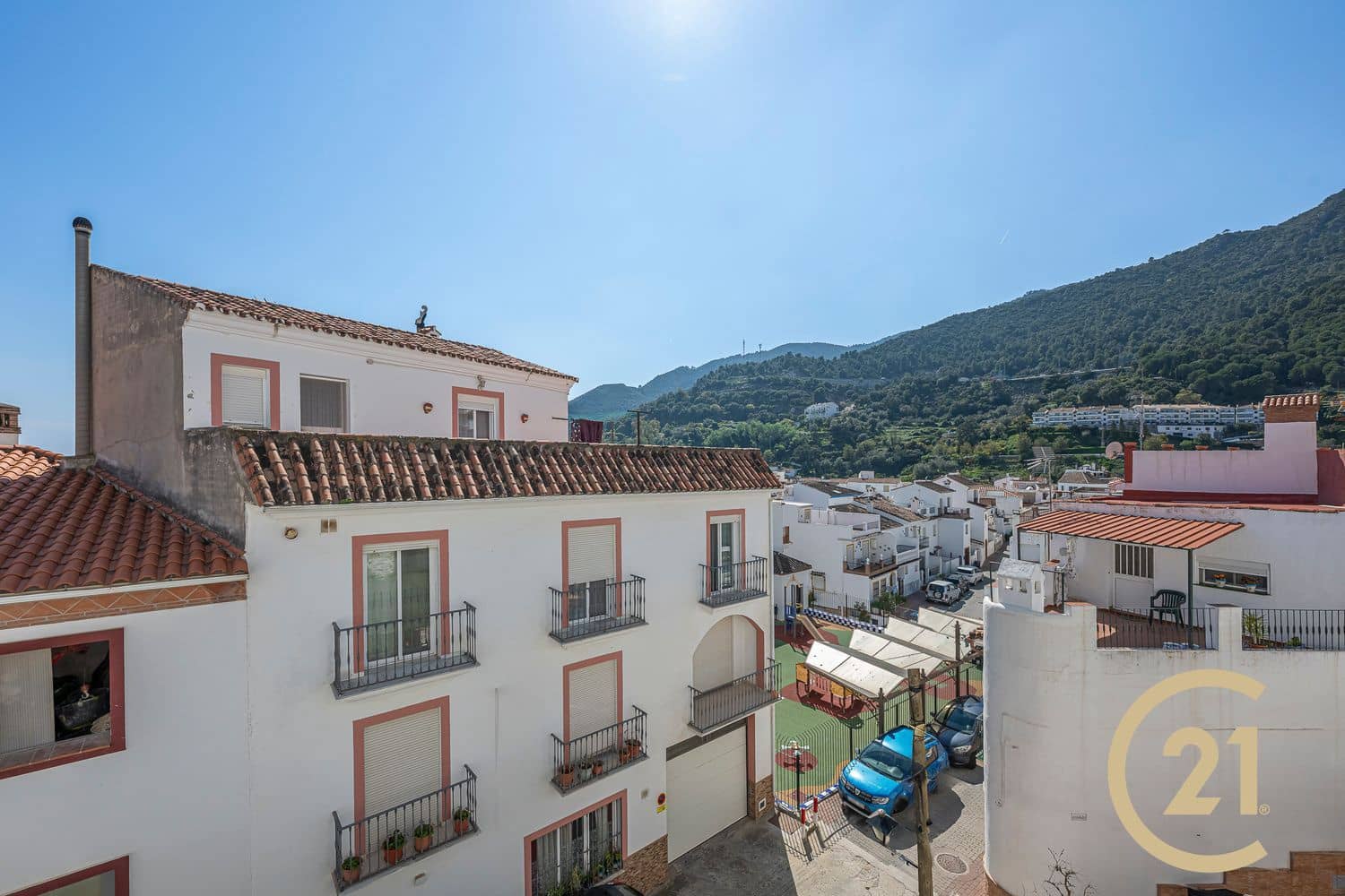 2 bedroom Apartment for sale in Ojen with garage - € 300,000 (Ref: 9731624)