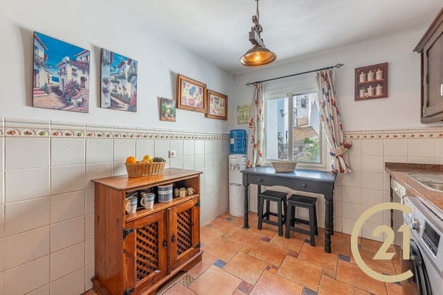 Apartamento de 2 habitaciones en Ojen en venta con garaje - 300.000 € (Ref: 9731624)