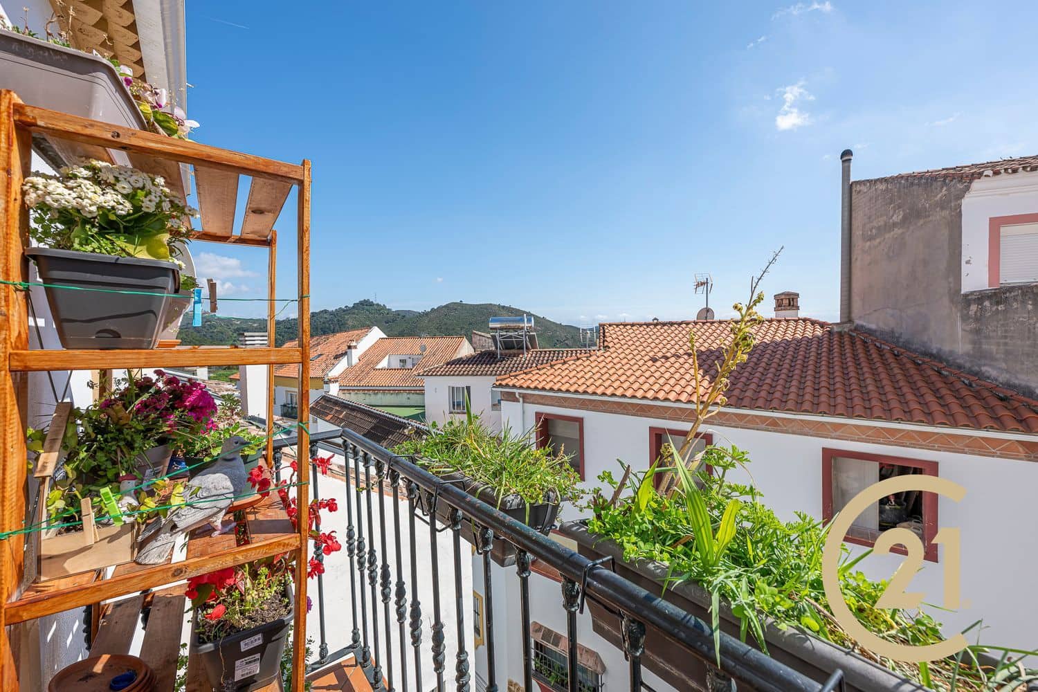 2 bedroom Apartment for sale in Ojen with garage - € 300,000 (Ref: 9731624)