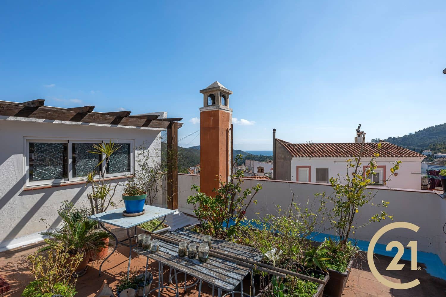 2 bedroom Apartment for sale in Ojen with garage - € 300,000 (Ref: 9731624)