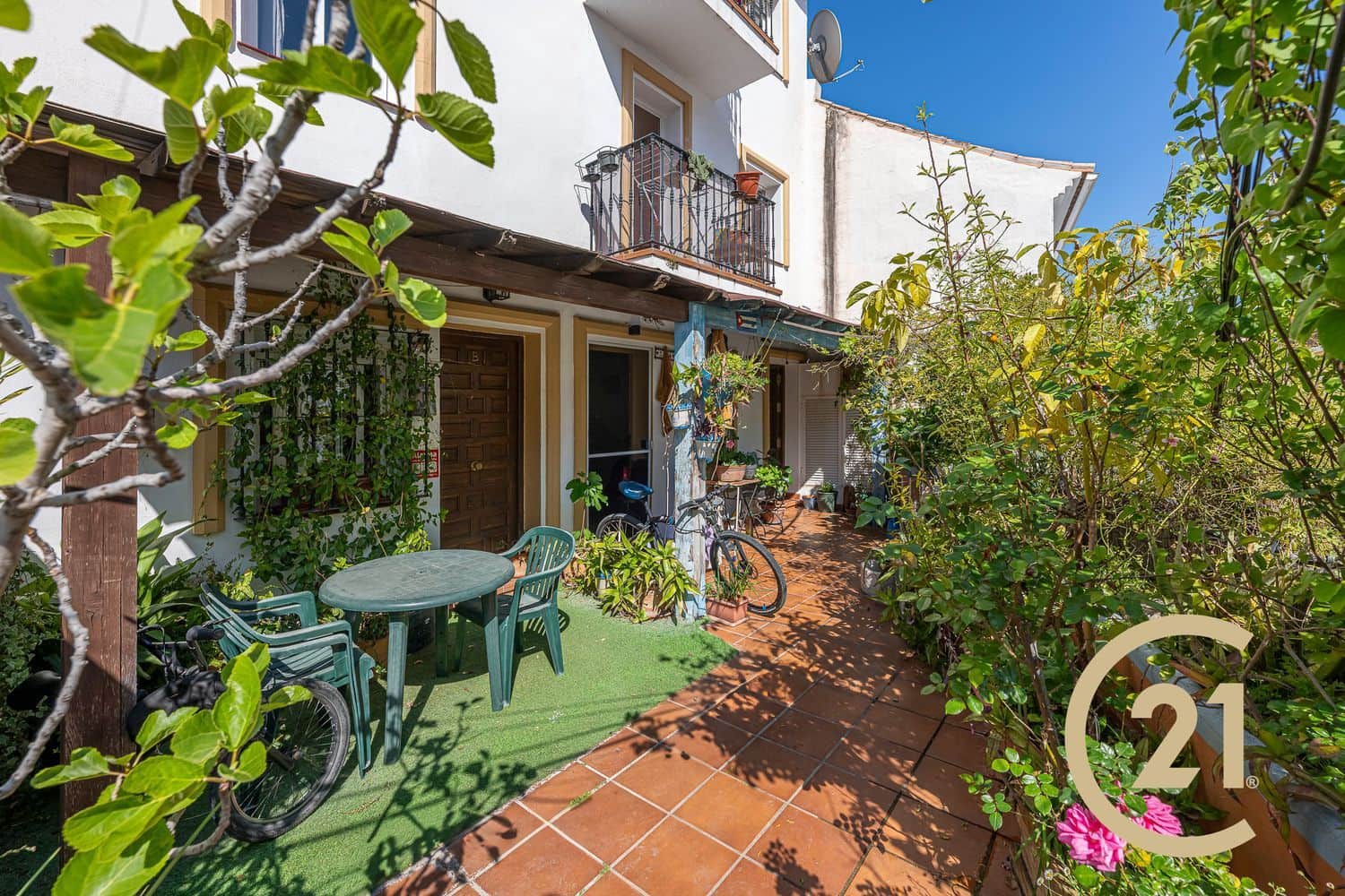 2 bedroom Apartment for sale in Ojen with garage - € 300,000 (Ref: 9731624)