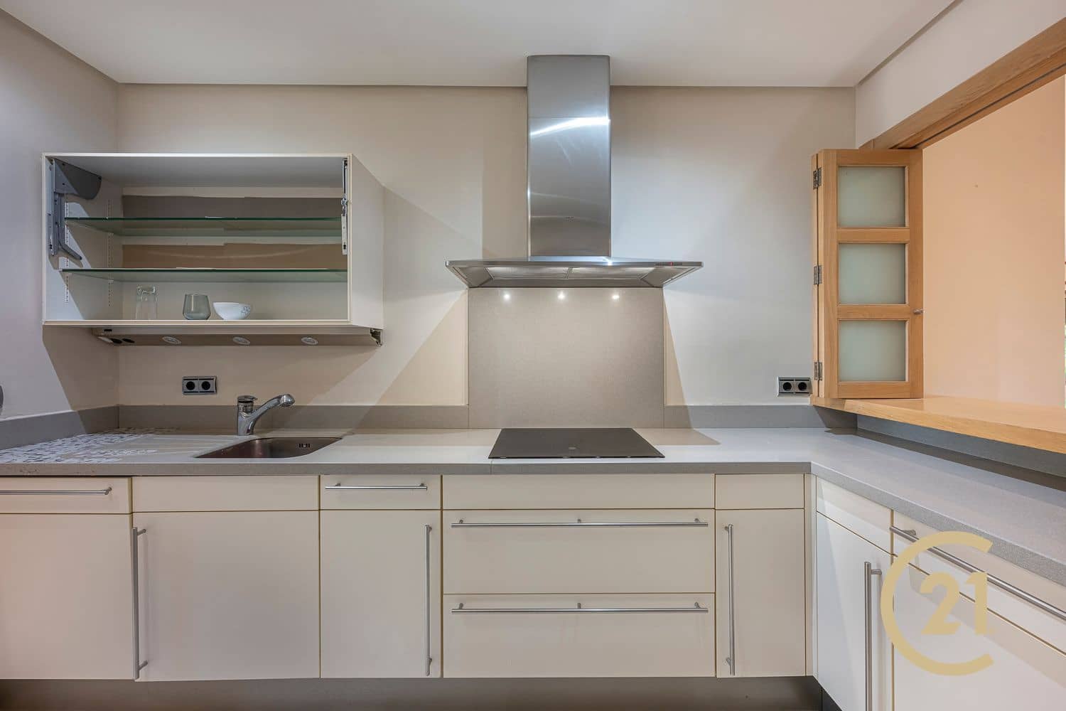 Apartamento de 2 habitaciones en Golden Mile en venta con piscina garaje - 1.195.000 € (Ref: 9755118)