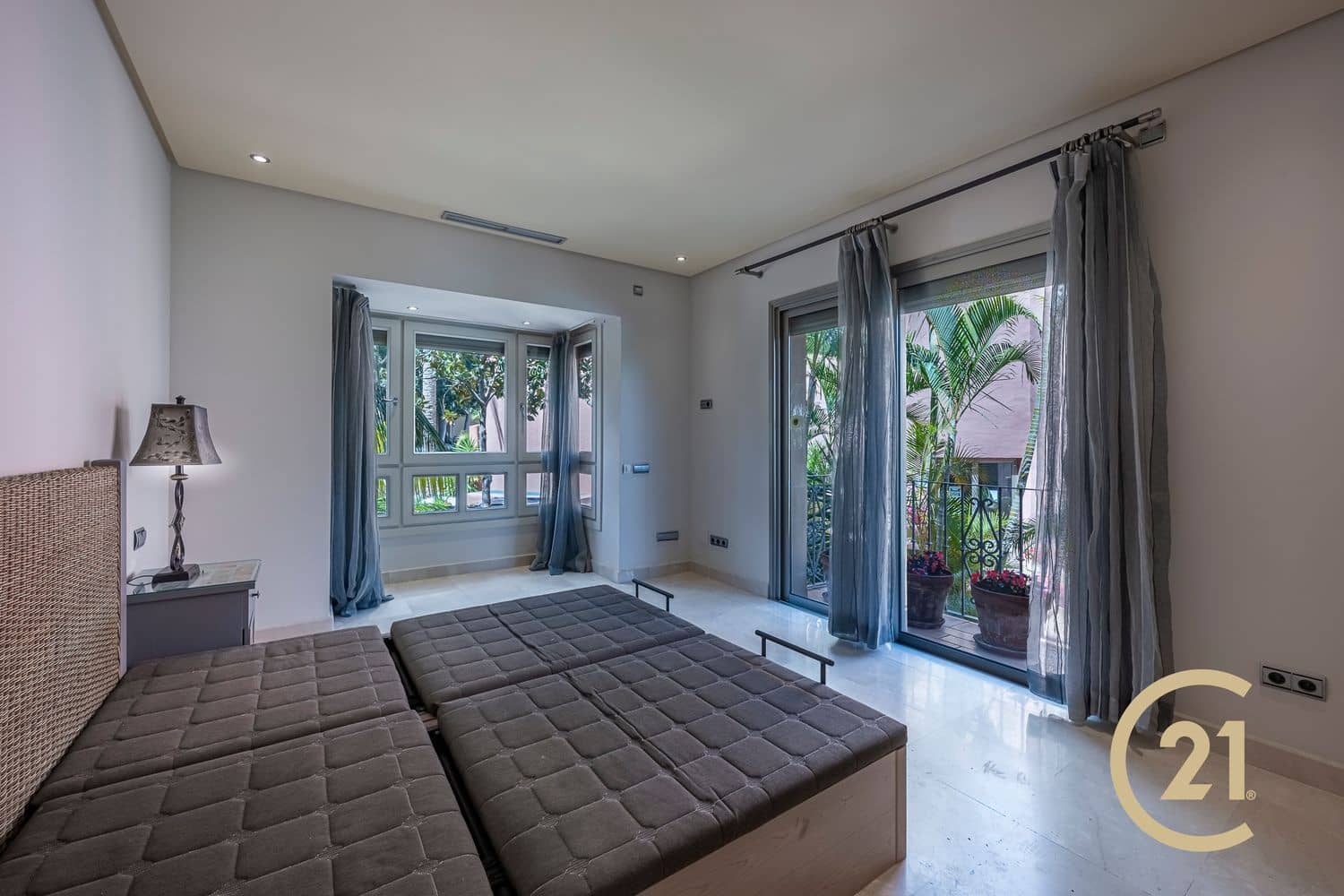 Apartamento de 2 habitaciones en Golden Mile en venta con piscina garaje - 1.195.000 € (Ref: 9755118)