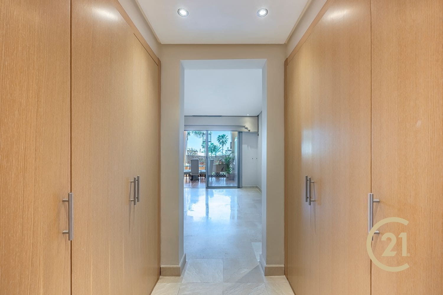 Apartamento de 2 habitaciones en Golden Mile en venta con piscina garaje - 1.195.000 € (Ref: 9755118)