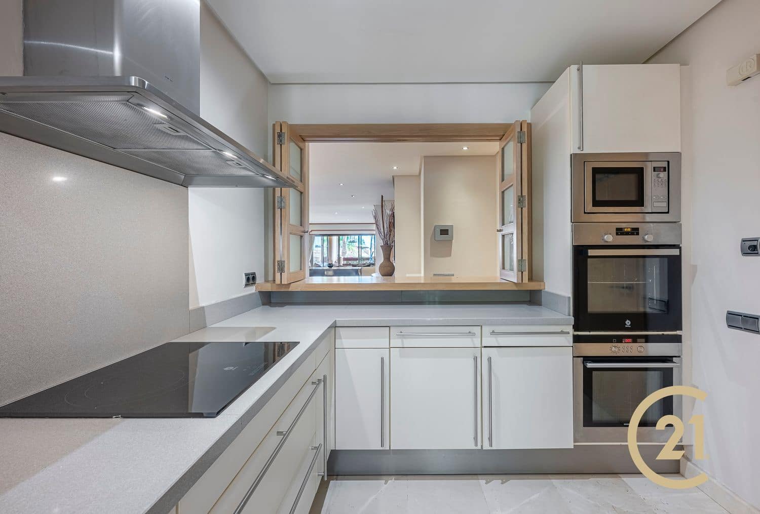 Apartamento de 2 habitaciones en Golden Mile en venta con piscina garaje - 1.195.000 € (Ref: 9755118)