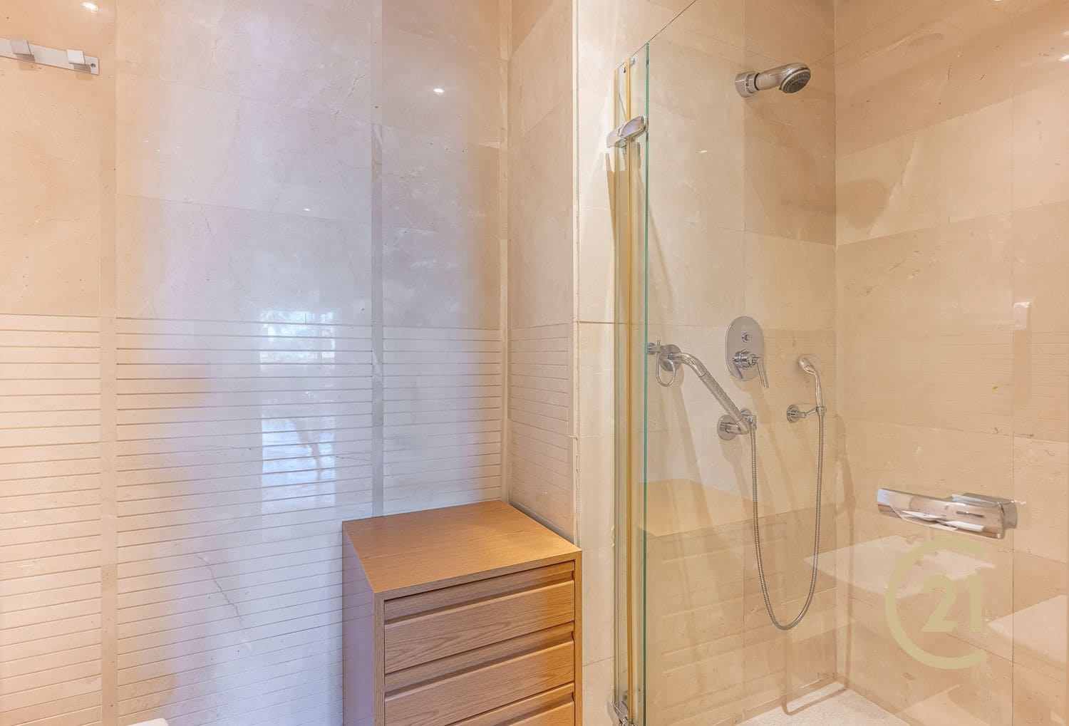 Apartamento de 2 habitaciones en Golden Mile en venta con piscina garaje - 1.195.000 € (Ref: 9755118)