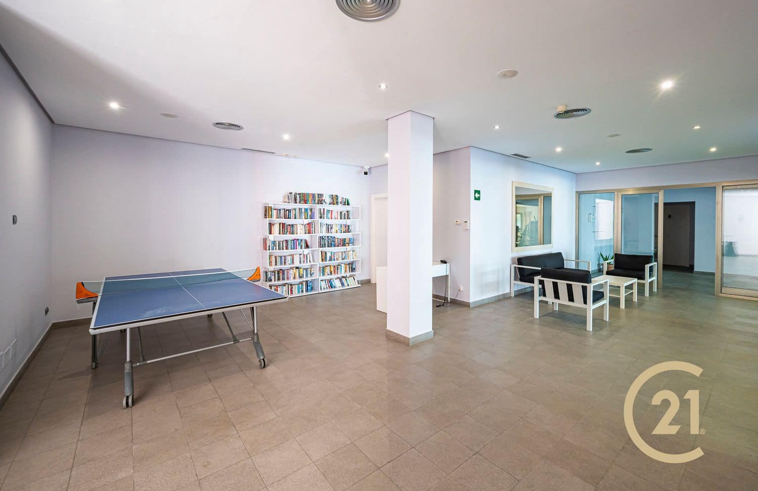 Apartamento de 2 habitaciones en Golden Mile en venta con piscina garaje - 1.195.000 € (Ref: 9755118)