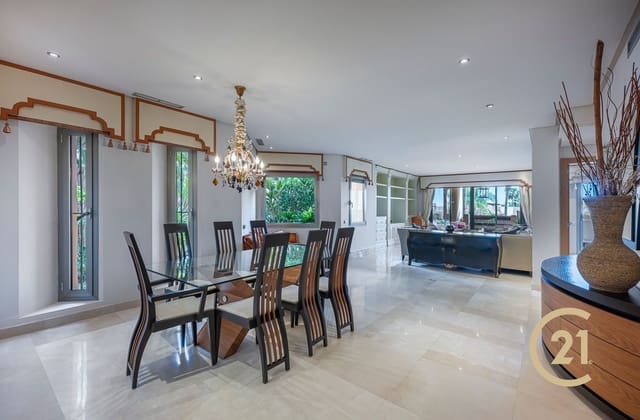 2 sypialnia Apartament na sprzedaż w Sierra Blanca, Marbella z basenem garażem - 1 195 000 € (Ref: 9755118)