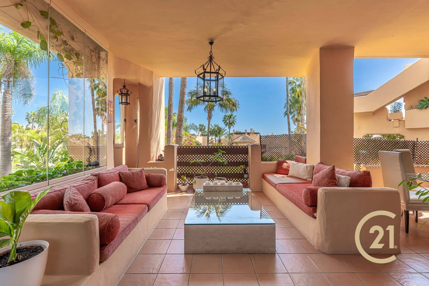 Apartamento de 2 habitaciones en Golden Mile en venta con piscina garaje - 1.195.000 € (Ref: 9755118)