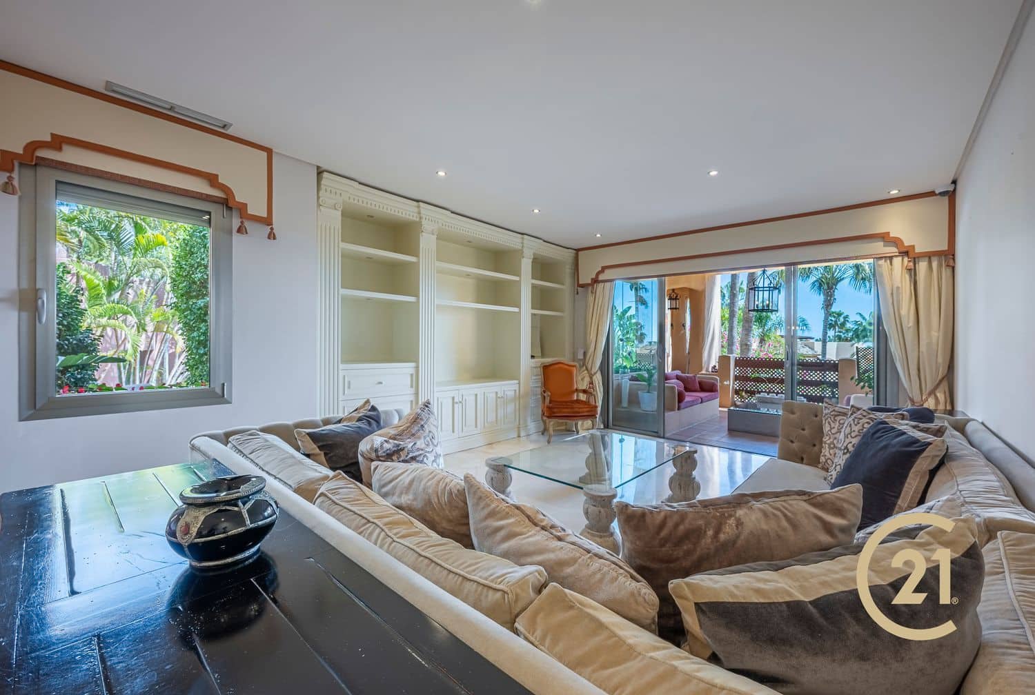 Apartamento de 2 habitaciones en Golden Mile en venta con piscina garaje - 1.195.000 € (Ref: 9755118)