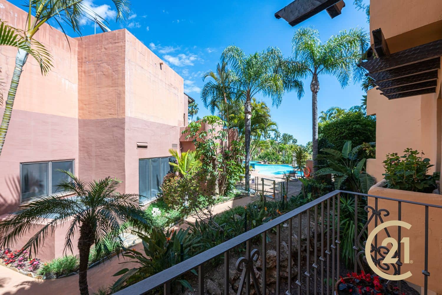 Apartamento de 2 habitaciones en Golden Mile en venta con piscina garaje - 1.195.000 € (Ref: 9755118)