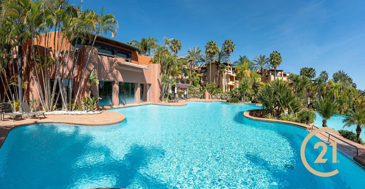 Apartamento de 2 habitaciones en Golden Mile en venta con piscina garaje - 1.195.000 € (Ref: 9755118)