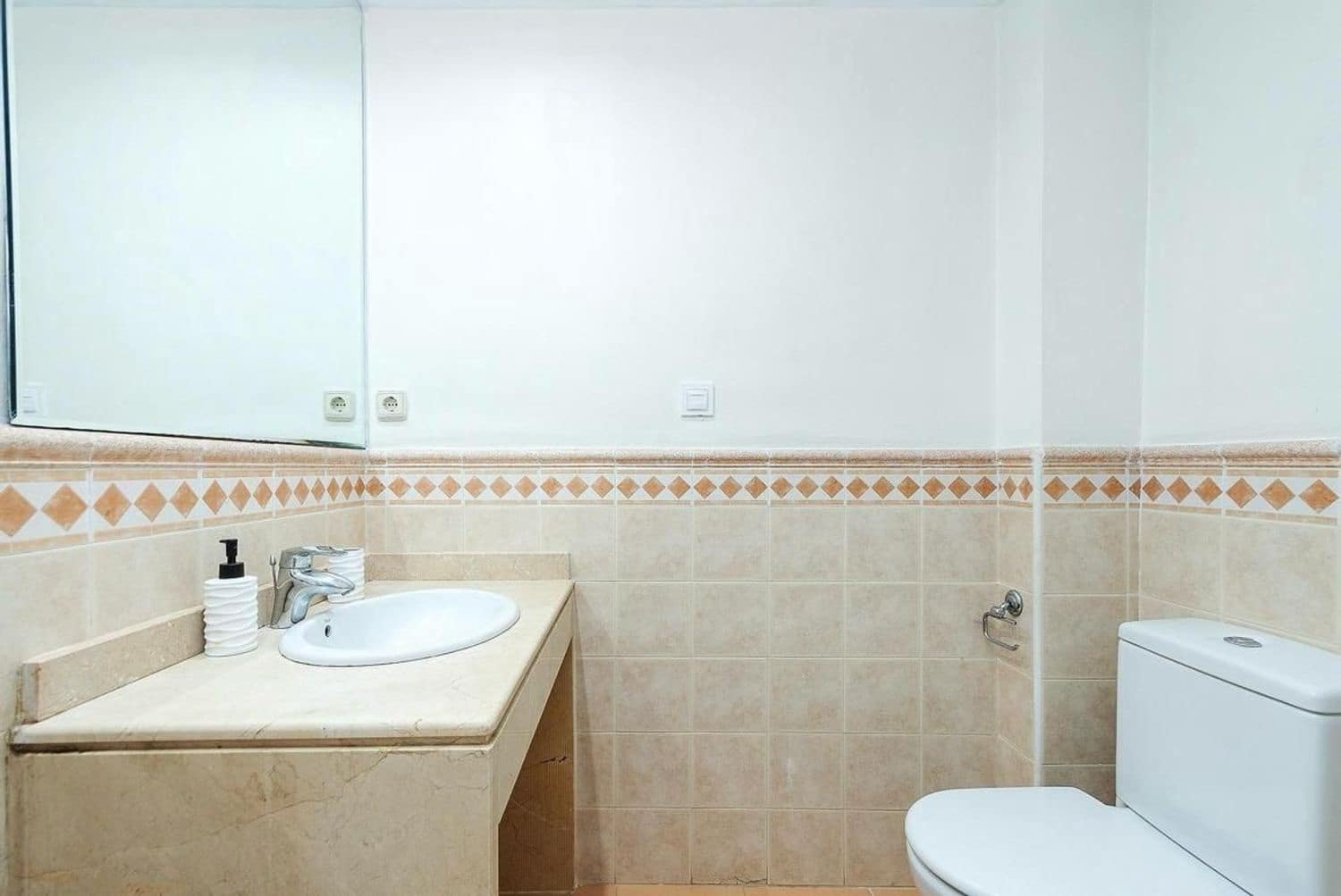 4 sovrum Lägenhet att hyra i Marbella med pool garage - 3 750 € (Ref: 9761610)