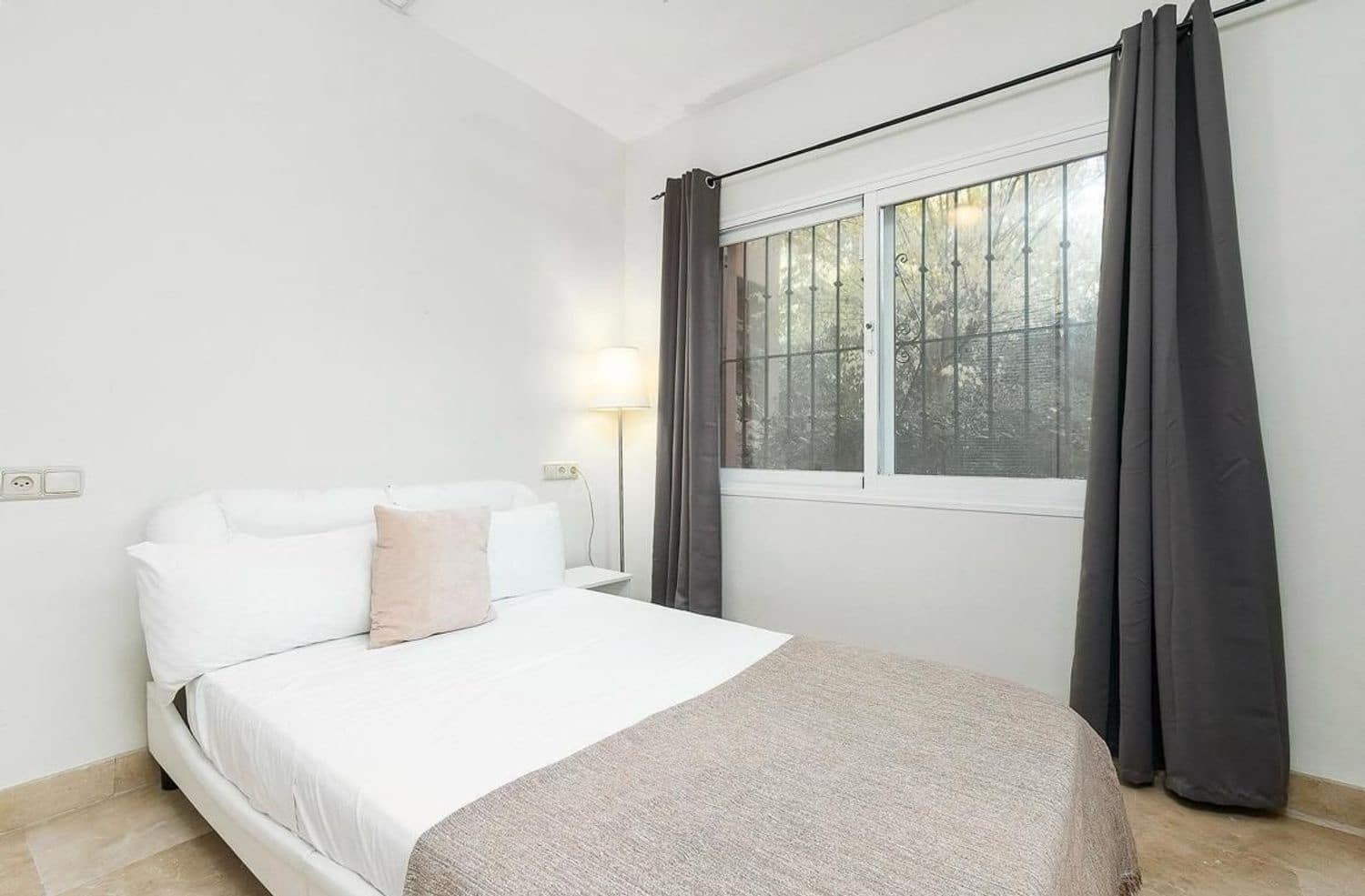 4 sovrum Lägenhet att hyra i Marbella med pool garage - 3 750 € (Ref: 9761610)