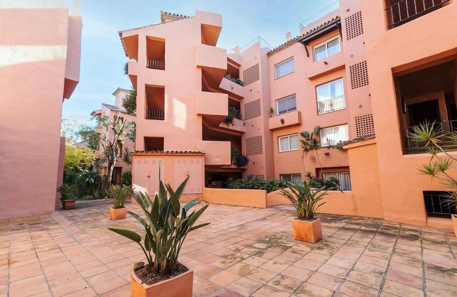 4 sovrum Lägenhet att hyra i Marbella med pool garage - 3 750 € (Ref: 9761610)