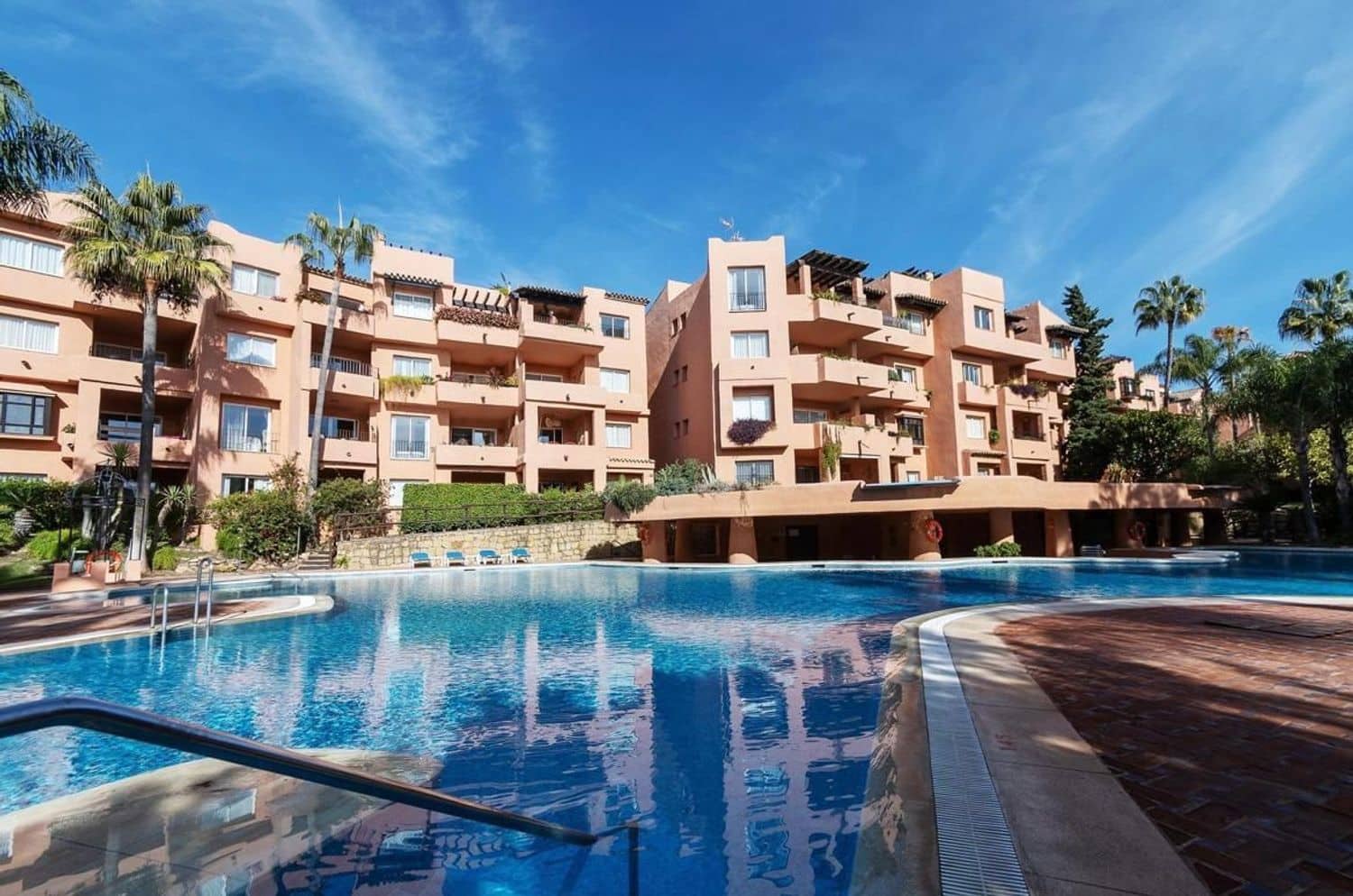 4 sovrum Lägenhet att hyra i Marbella med pool garage - 3 750 € (Ref: 9761610)