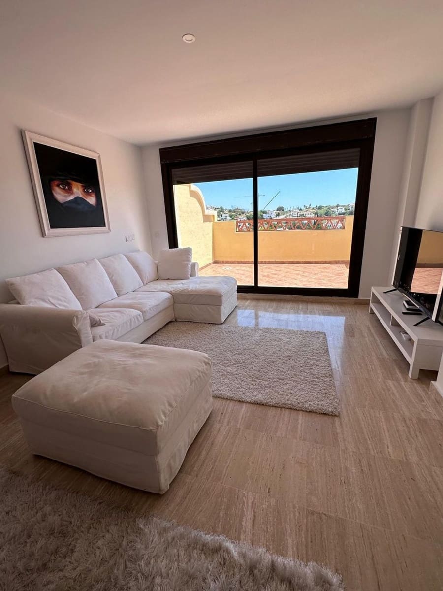 Appartement de 2 chambres à louer à Estepona avec piscine garage - 1 600 € (Ref: 9798581)