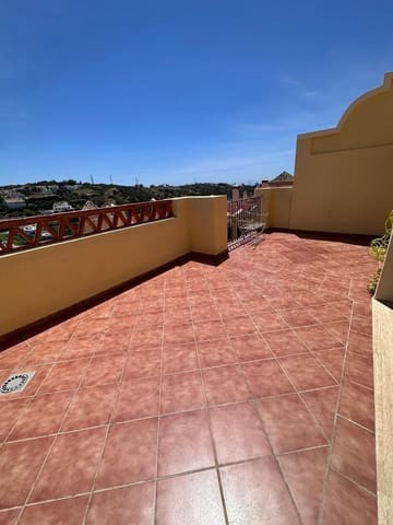Appartement de 2 chambres à louer à Valle Romano Golf, Estepona avec piscine garage - 1 600 € (Ref: 9798581)