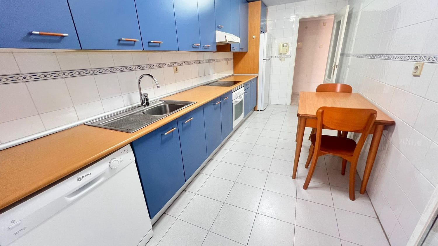 3 sovrum Lägenhet att hyra i Marbella med pool garage - 2 000 € (Ref: 9815661)