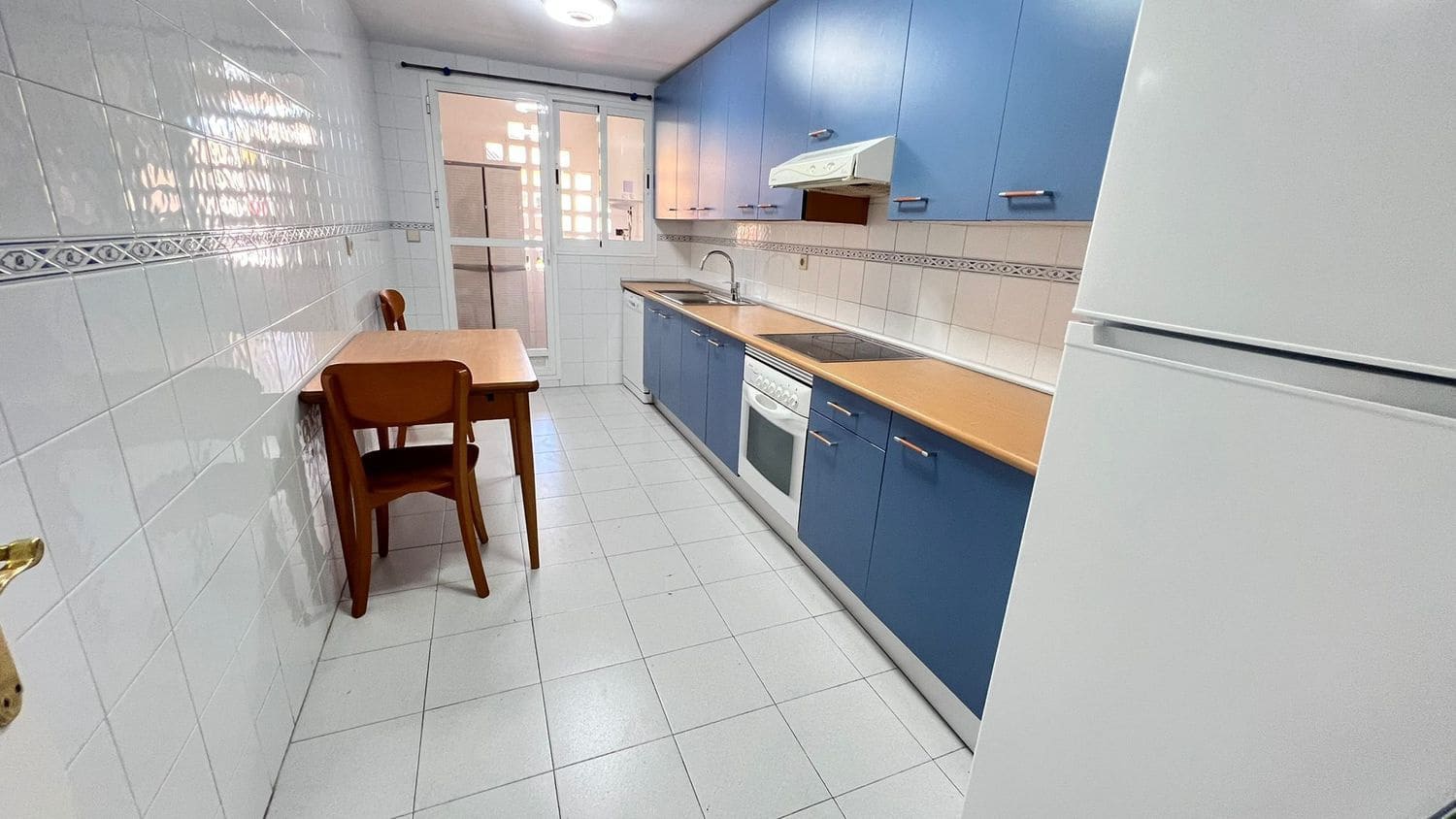 3 sovrum Lägenhet att hyra i Marbella med pool garage - 2 000 € (Ref: 9815661)