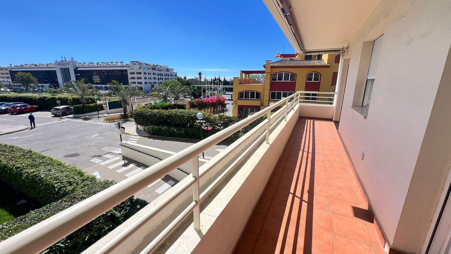 3 sovrum Lägenhet att hyra i Marbella med pool garage - 2 000 € (Ref: 9815661)