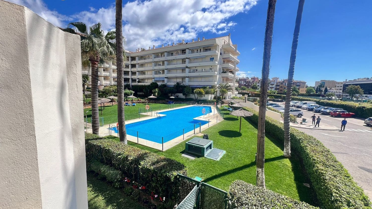 3 sovrum Lägenhet att hyra i Marbella med pool garage - 2 000 € (Ref: 9815661)