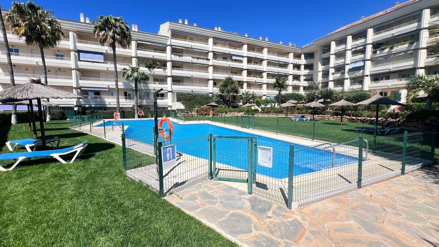 3 sovrum Lägenhet att hyra i Marbella med pool garage - 2 000 € (Ref: 9815661)