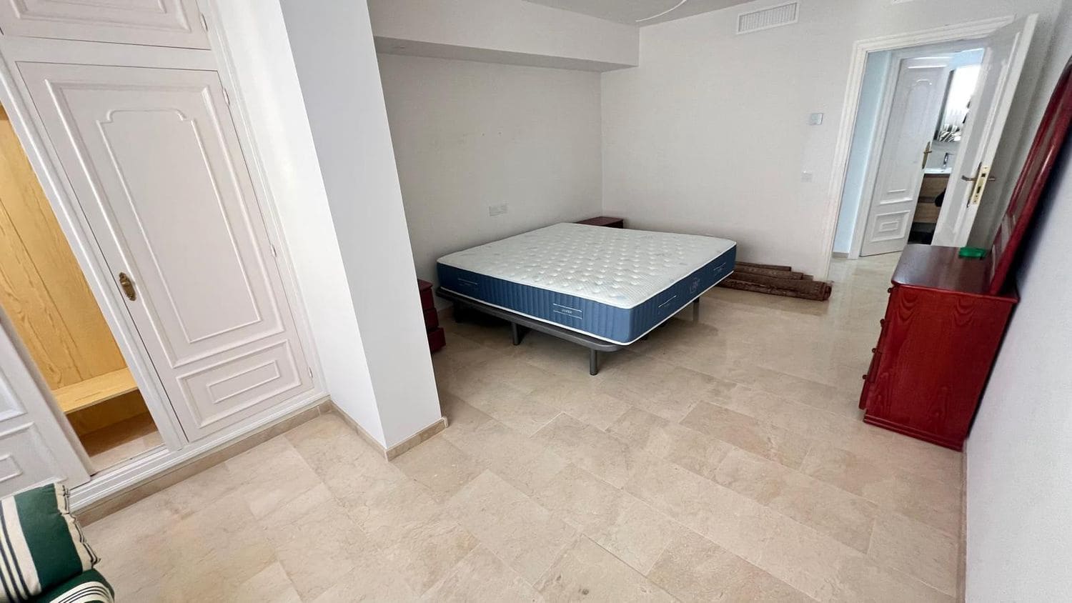 2 sypialnia Apartament do wynajęcia w Marbella z basenem garażem - 3 100 € (Ref: 9819986)