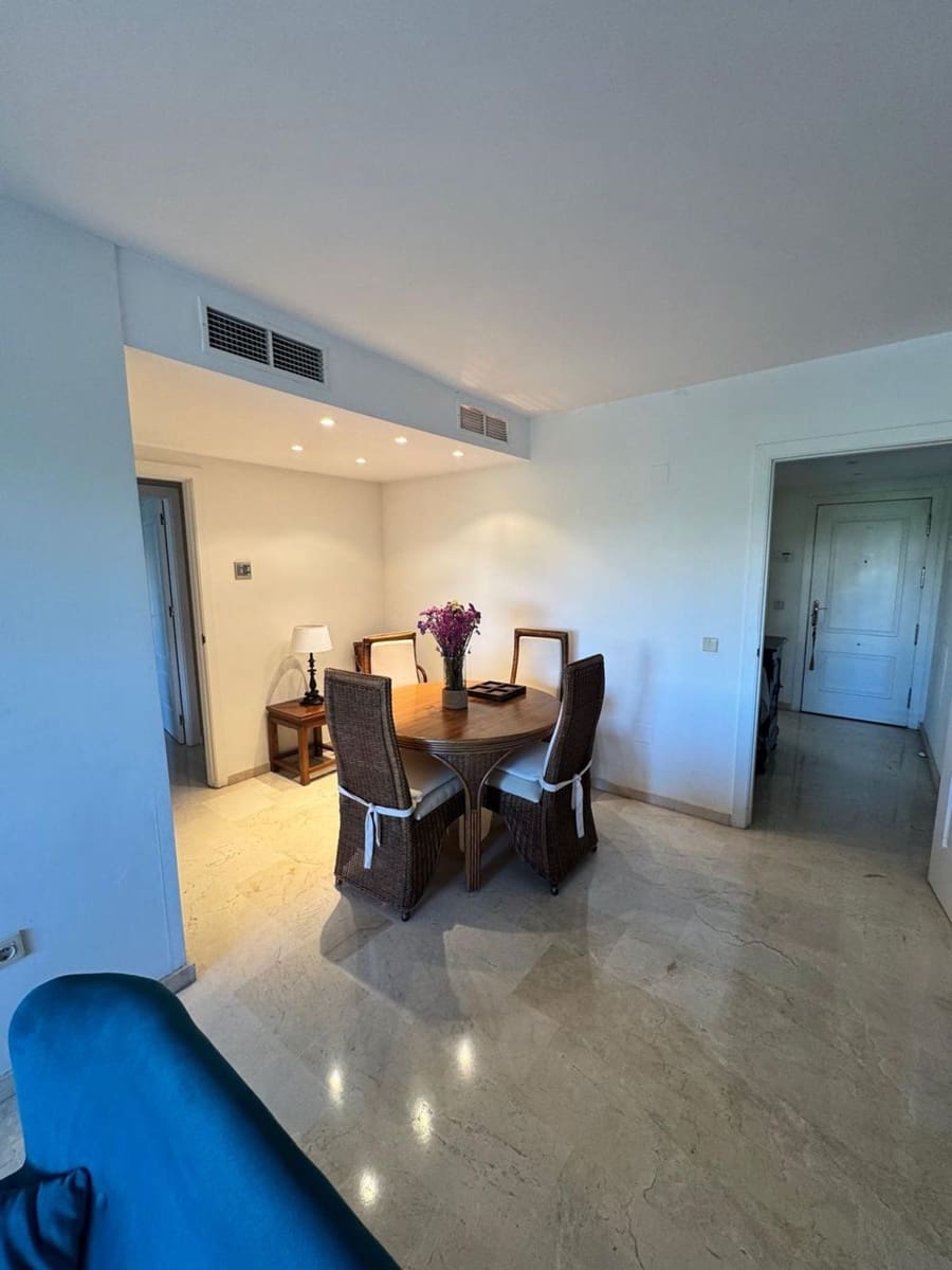3 slaapkamer Appartement te huur in Marbella met zwembad garage - € 2.400 (Ref: 9824548)