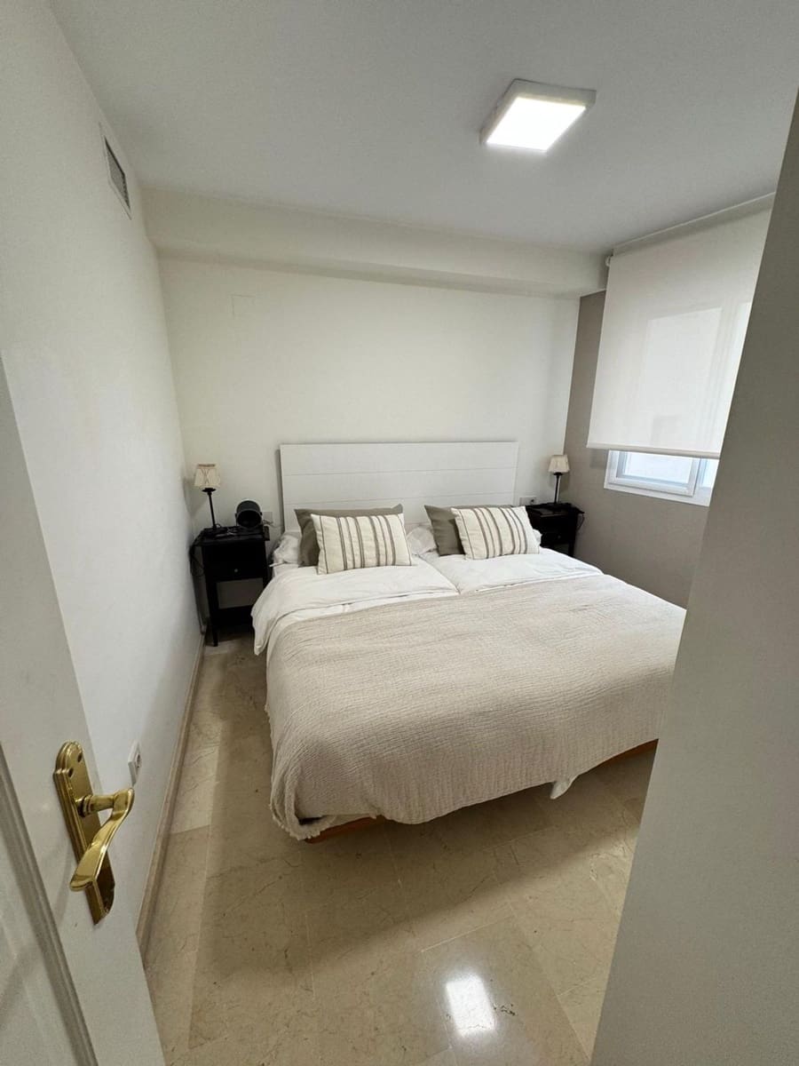3 slaapkamer Appartement te huur in Marbella met zwembad garage - € 2.400 (Ref: 9824548)