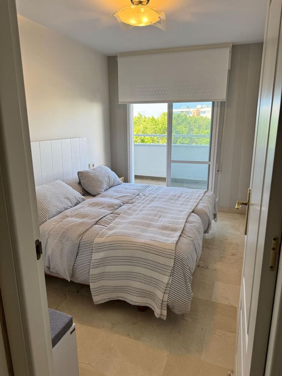 3 slaapkamer Appartement te huur in Marbella met zwembad garage - € 2.400 (Ref: 9824548)