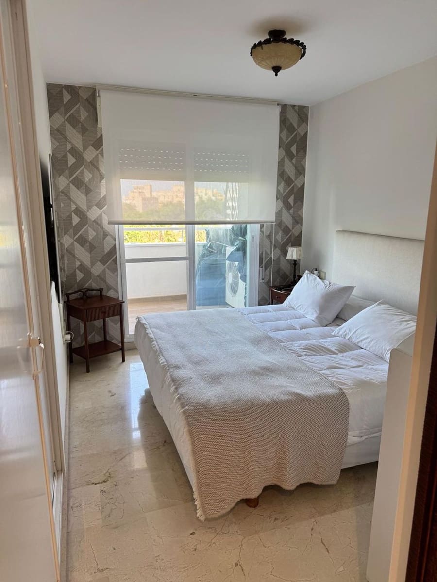 3 slaapkamer Appartement te huur in Marbella met zwembad garage - € 2.400 (Ref: 9824548)