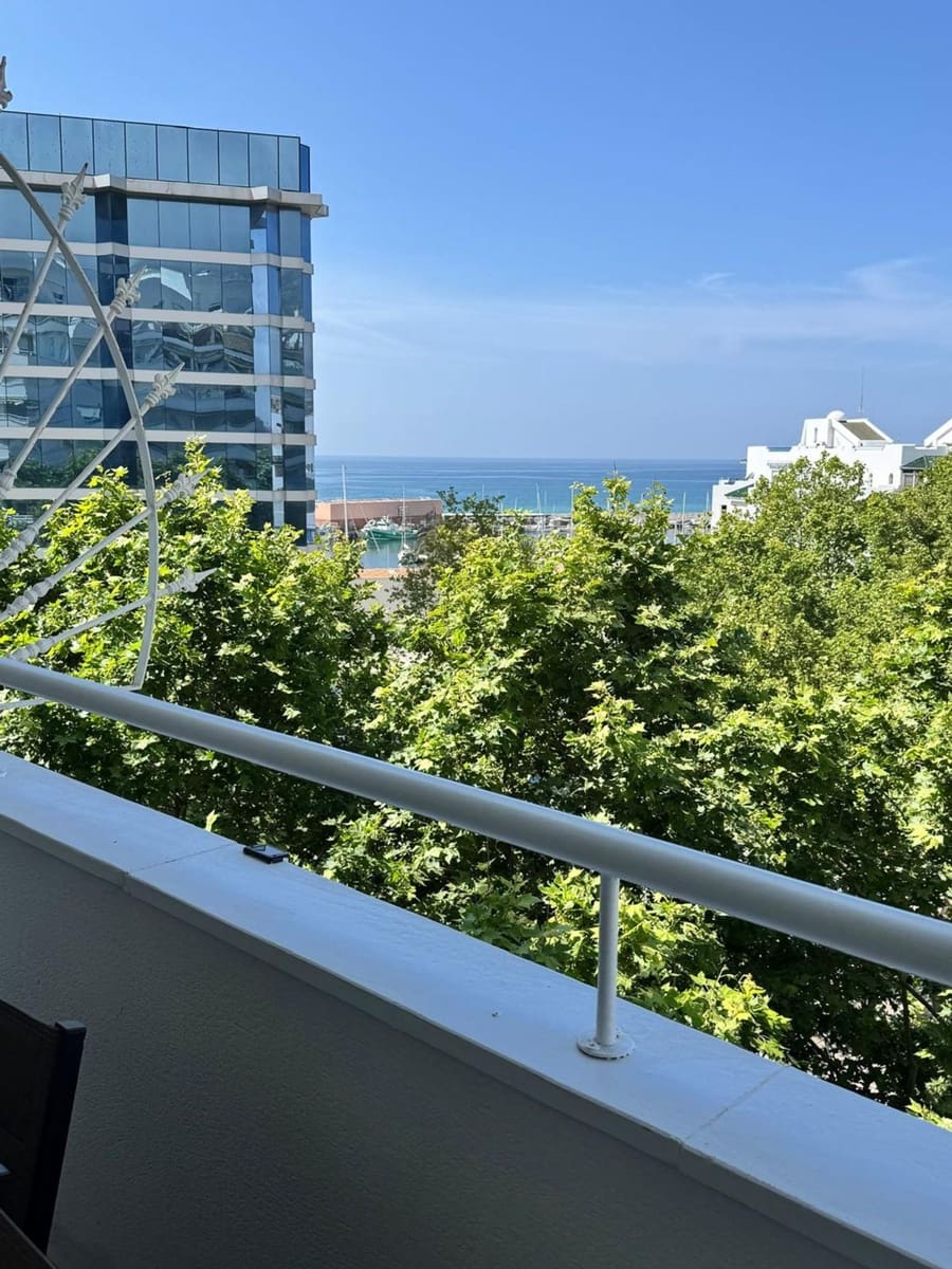 3 slaapkamer Appartement te huur in Marbella met zwembad garage - € 2.400 (Ref: 9824548)