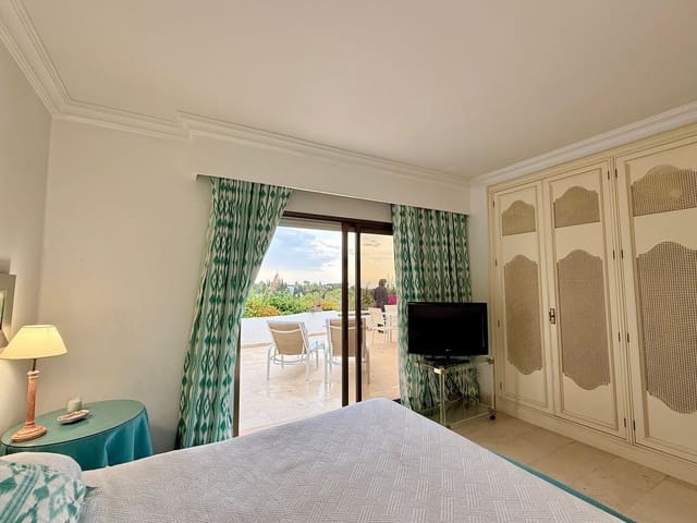2 soveværelse Byhus til leje i Lomas De Marbella, Marbella med swimmingpool garage - € 4.500 (Ref: 9864720)
