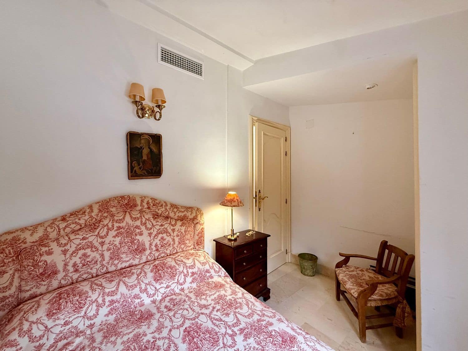 2 soveværelse Byhus til leje i Marbella med swimmingpool garage - € 4.500 (Ref: 9864720)