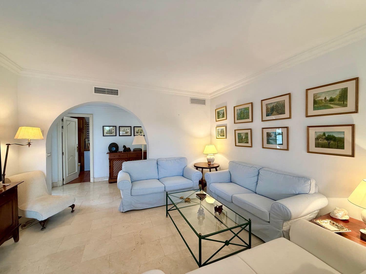 2 soveværelse Byhus til leje i Marbella med swimmingpool garage - € 4.500 (Ref: 9864720)