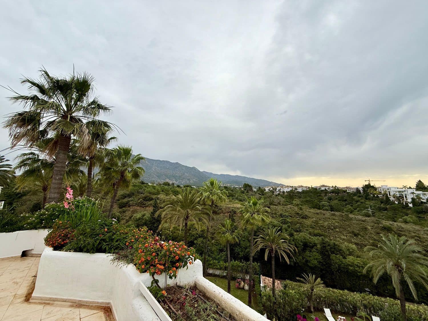 2 soveværelse Byhus til leje i Marbella med swimmingpool garage - € 4.500 (Ref: 9864720)