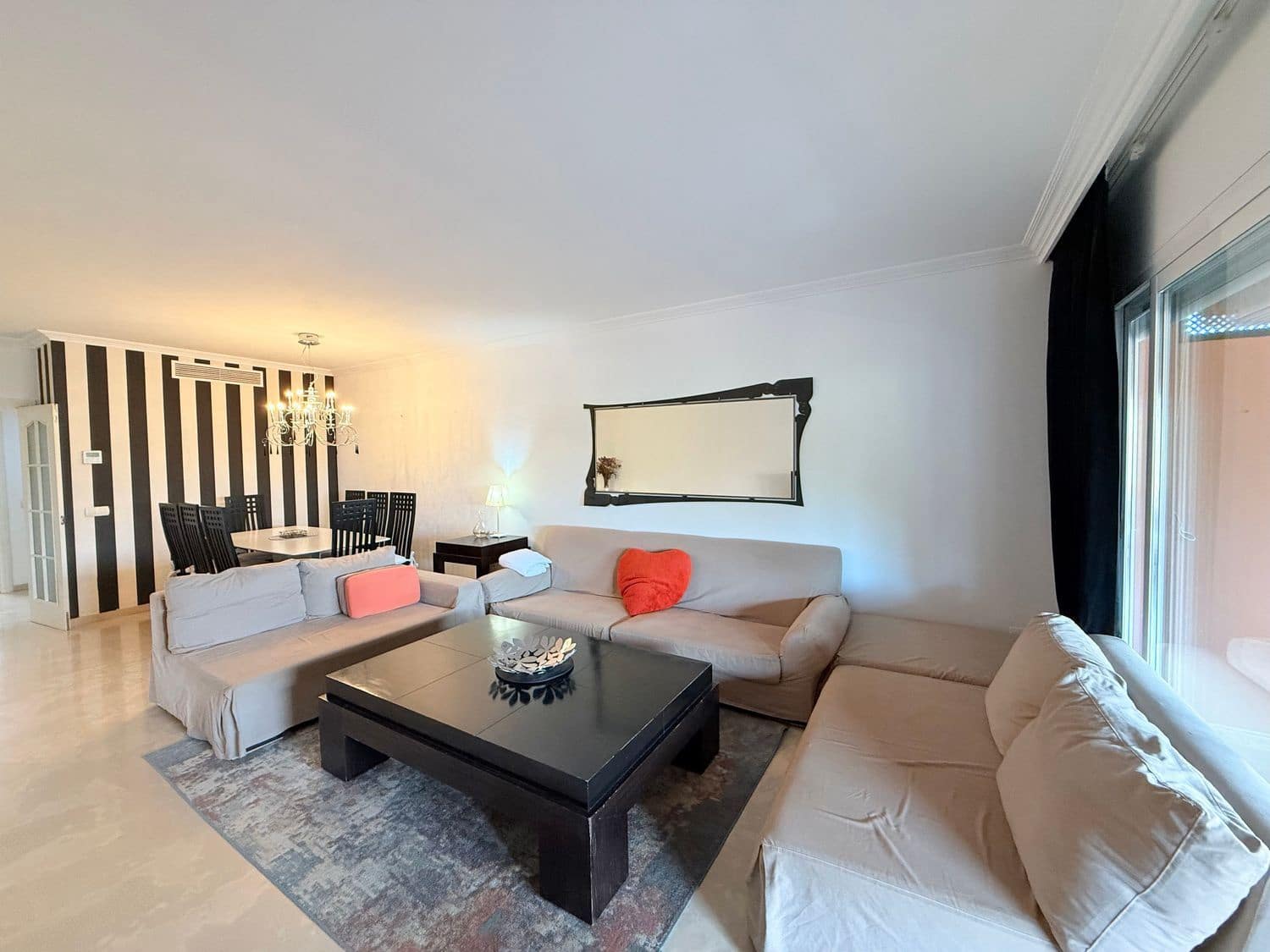 4 soverom Leilighet til leie i Puerto Banus med svømmebasseng garasje - € 4 500 (Ref: 9891548)