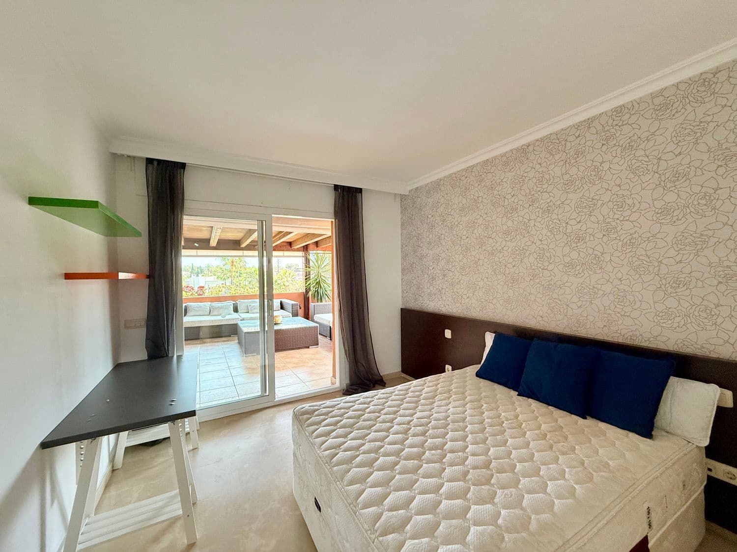 4 soverom Leilighet til leie i Puerto Banus med svømmebasseng garasje - € 4 500 (Ref: 9891548)