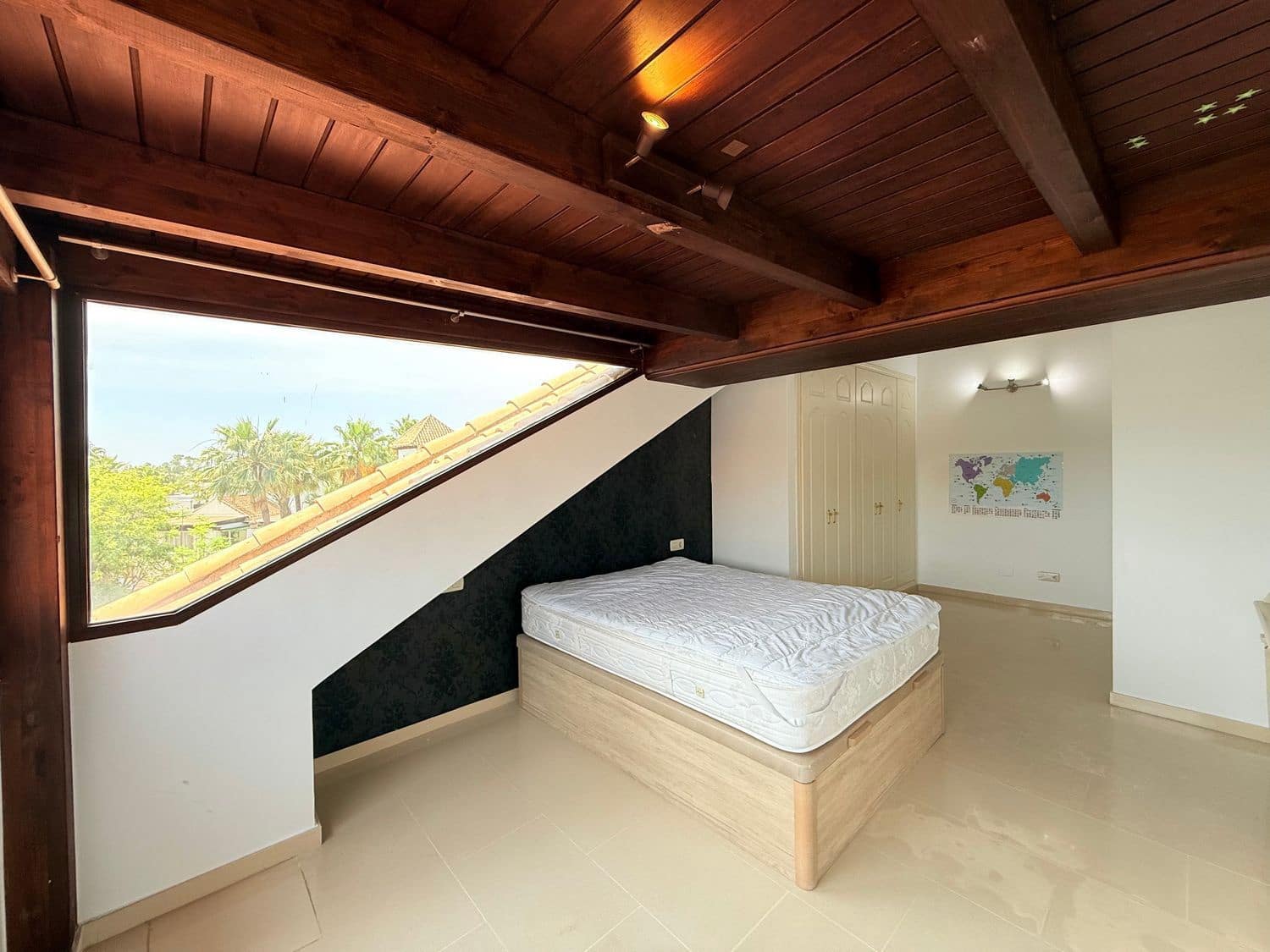 4 soverom Leilighet til leie i Puerto Banus med svømmebasseng garasje - € 4 500 (Ref: 9891548)