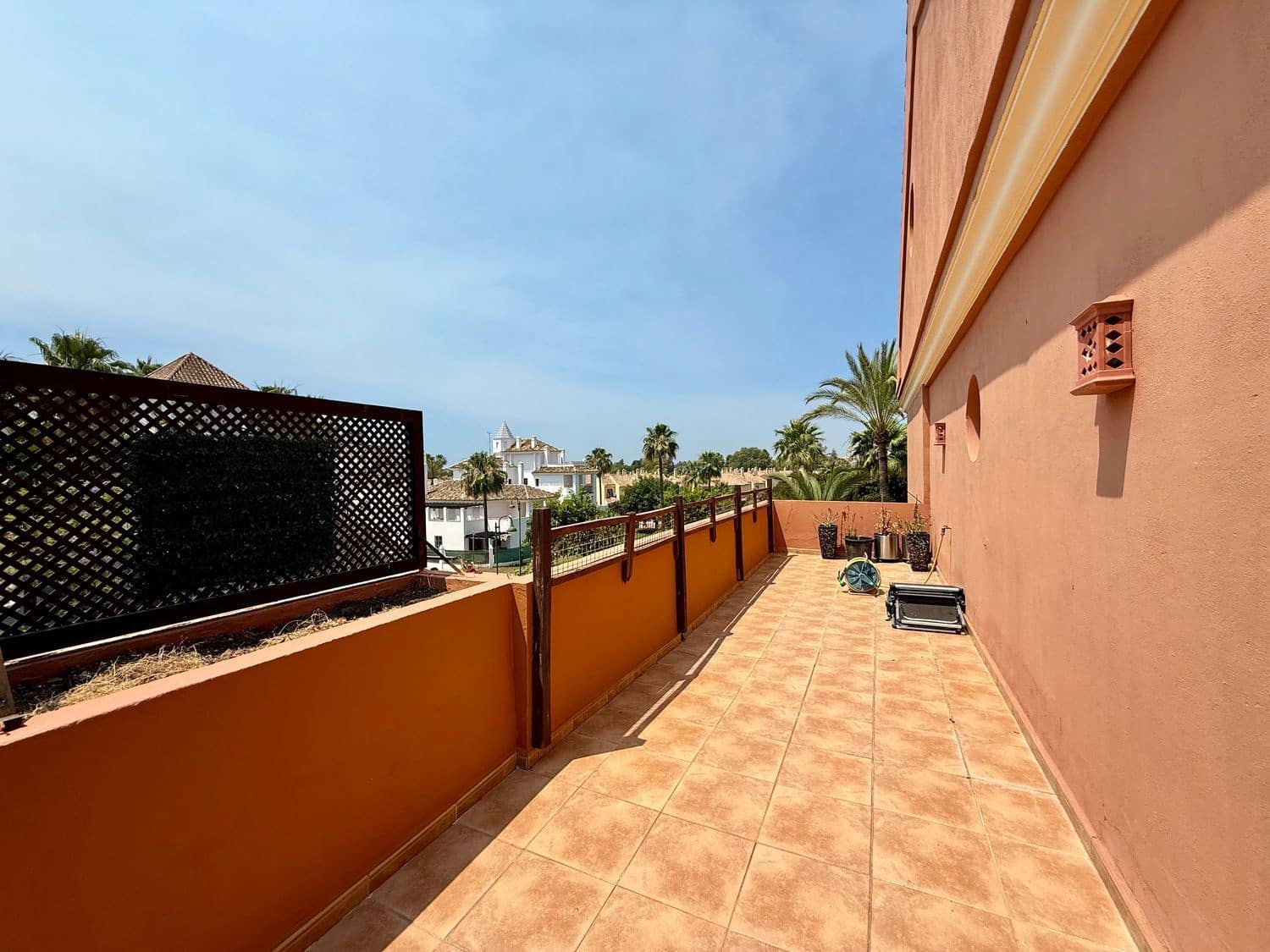 4 soverom Leilighet til leie i Puerto Banus med svømmebasseng garasje - € 4 500 (Ref: 9891548)