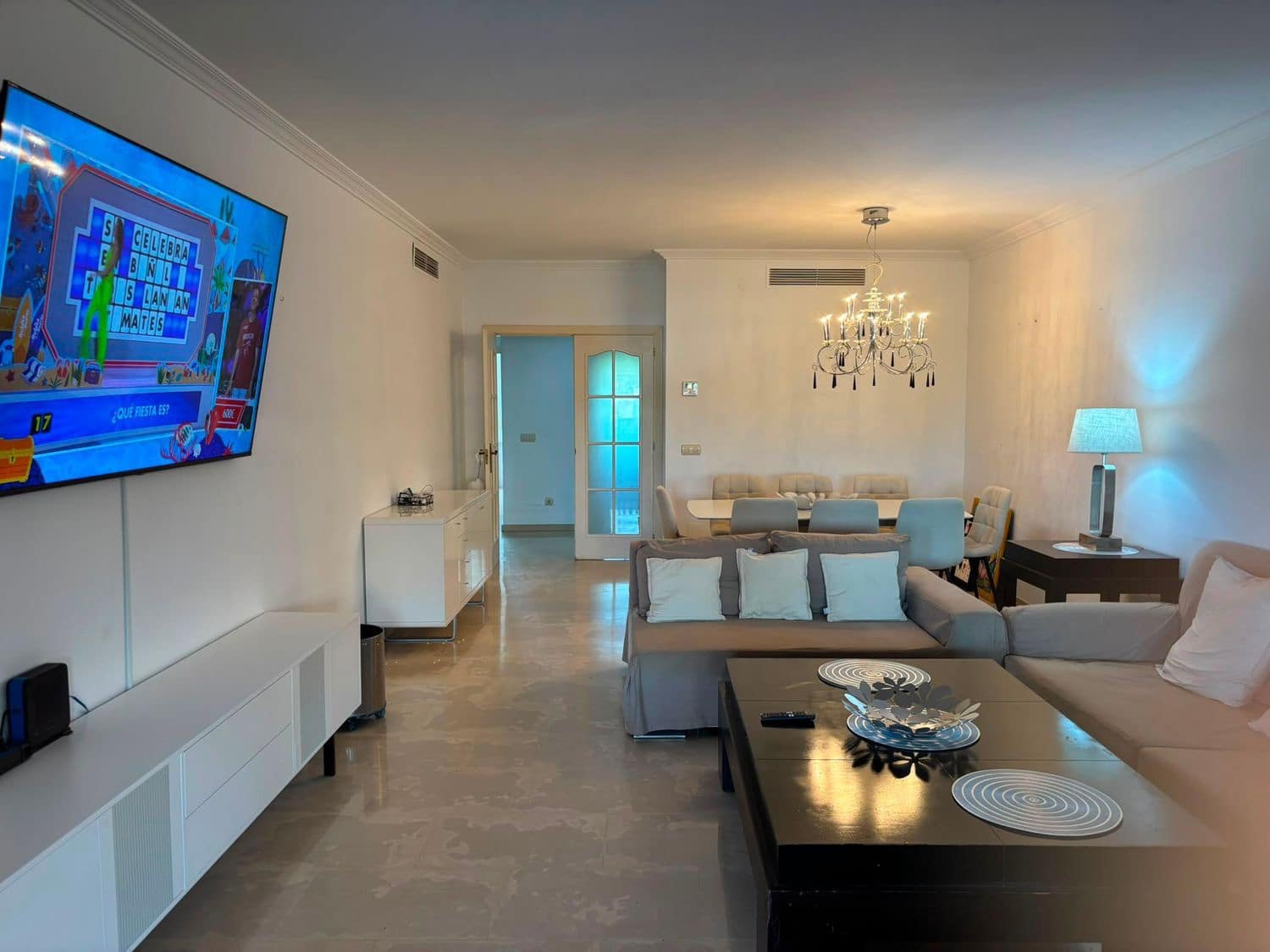 4 bedroom Apartment for rent in Puerto Banus with pool garage - € 4,000 (Ref: 9891548)