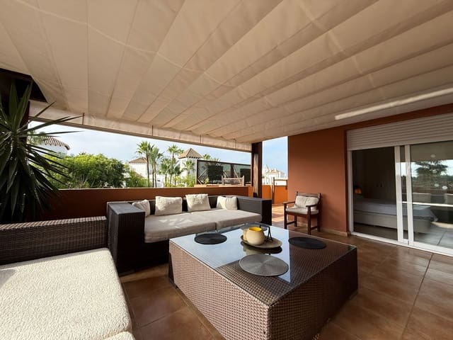 4 sovrum Lägenhet att hyra i Puerto Banus, Marbella med pool garage - 4 000 € (Ref: 9891548)