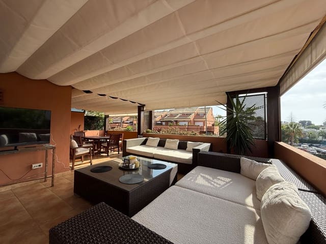4 sovrum Lägenhet att hyra i Puerto Banus, Marbella med pool garage - 4 000 € (Ref: 9891548)