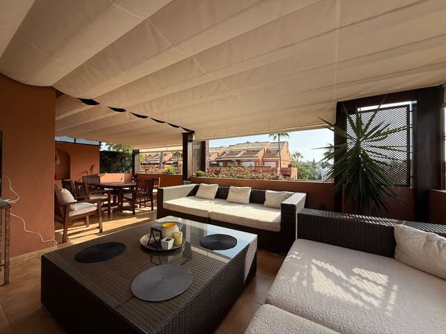 4 sovrum Lägenhet att hyra i Puerto Banus, Marbella med pool garage - 4 000 € (Ref: 9891548)
