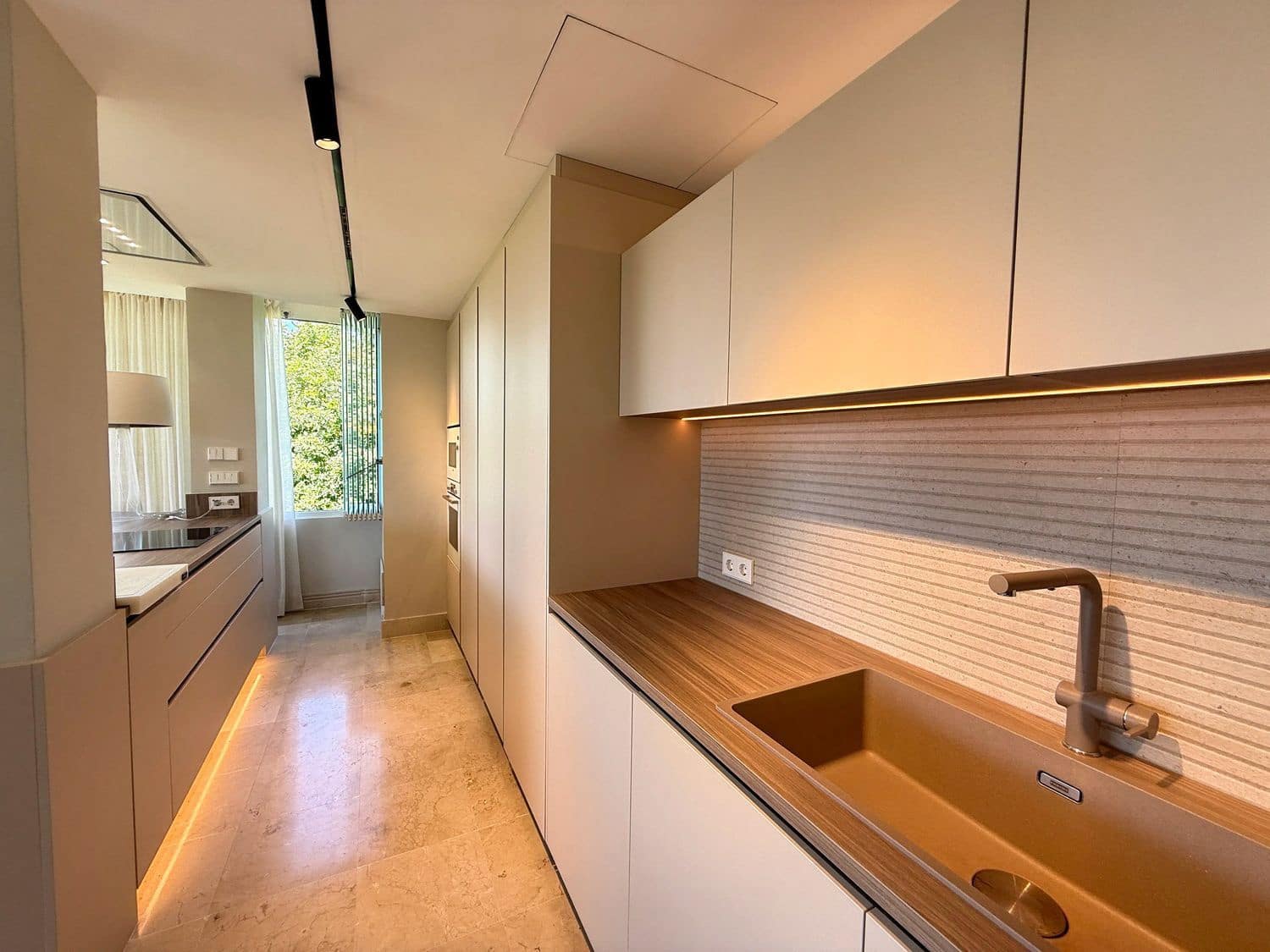 4 Zimmer Apartment zu vermieten in San Pedro de Alcantara mit Garage - 3.500 € (Ref: 9909951)