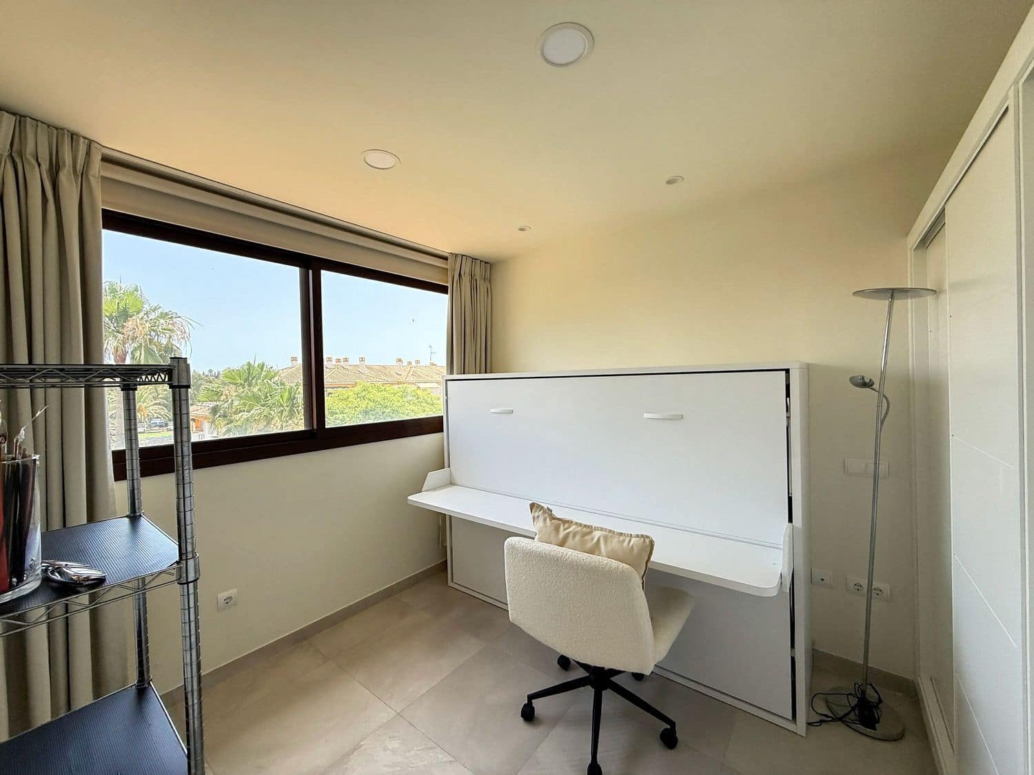 2 sovrum Lägenhet att hyra i Nueva Andalucia med pool garage - 2 200 € (Ref: 9912657)