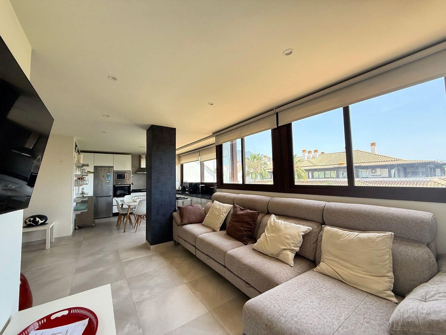 2 sovrum Lägenhet att hyra i Nueva Andalucia med pool garage - 2 200 € (Ref: 9912657)
