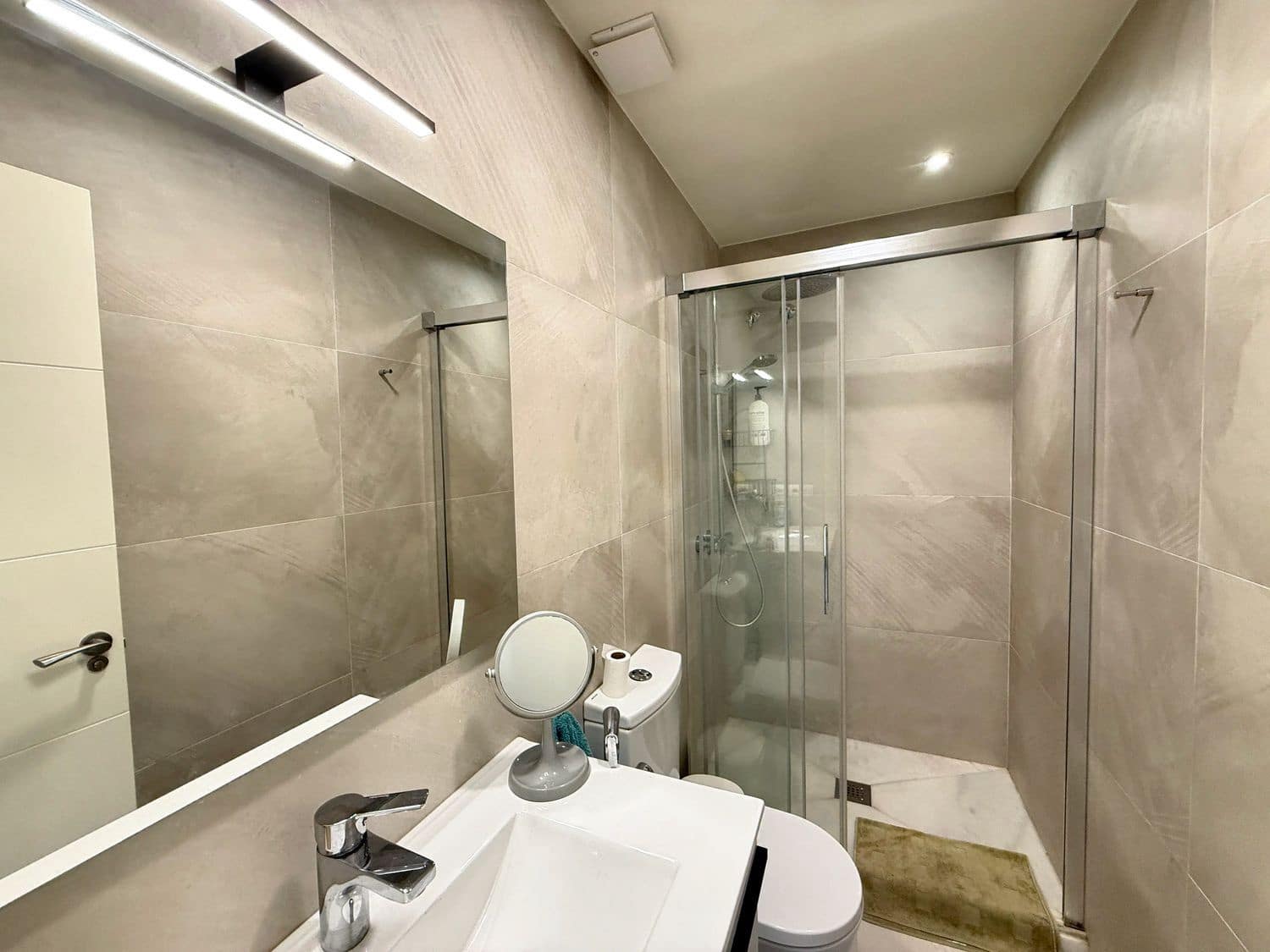2 sovrum Lägenhet att hyra i Nueva Andalucia med pool garage - 2 200 € (Ref: 9912657)